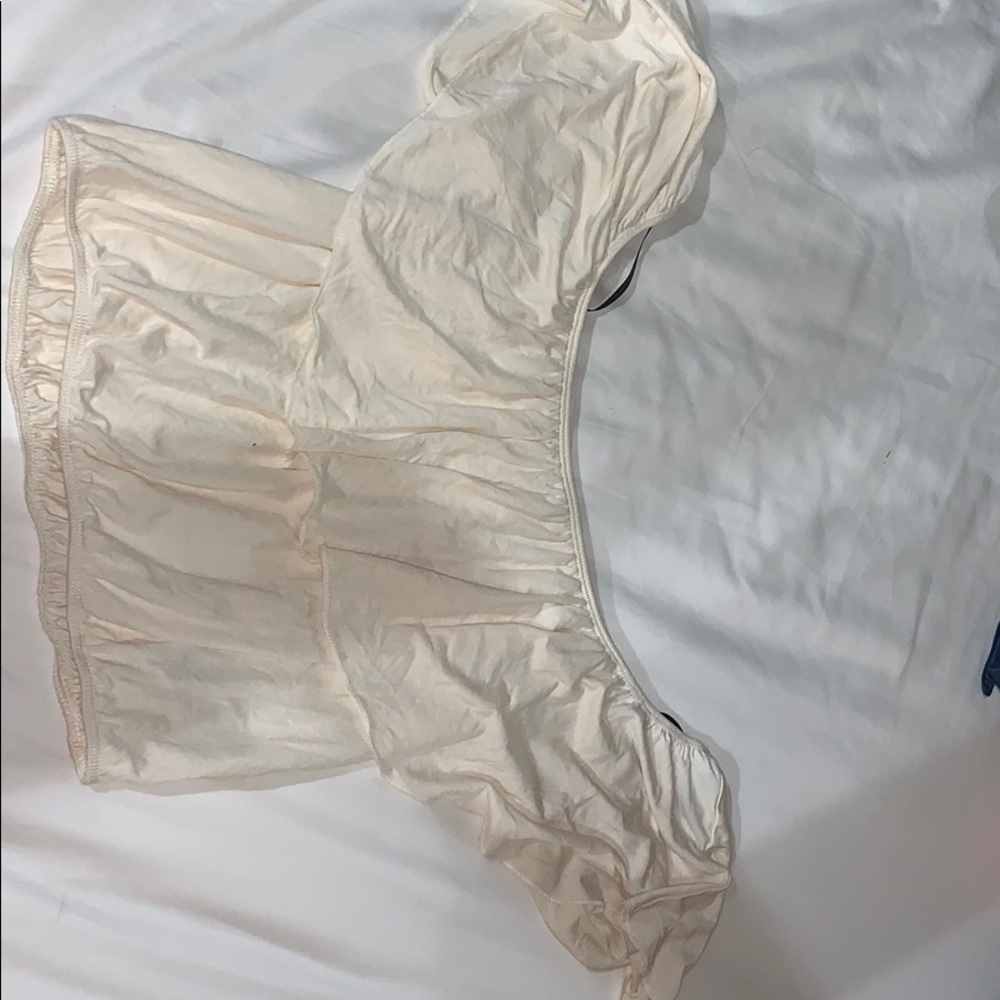 White crop top never worn